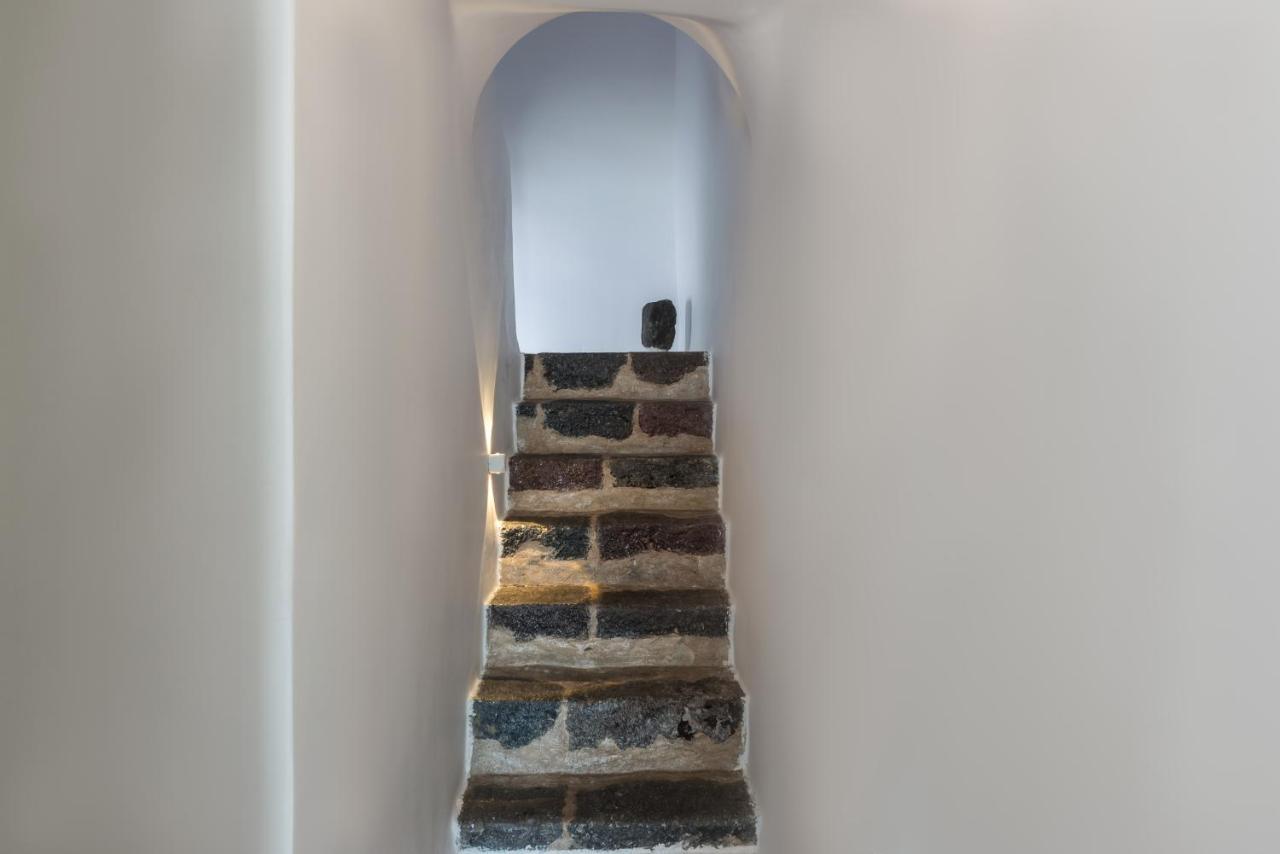 Nefeles Luxury Suites Fira  Eksteriør billede